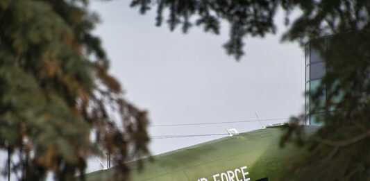 Canadá reubica fuera de Ucrania parte de su personal militar