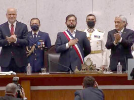 Gabriel Boric, el mandatario más joven de Chile, ya ocupa sus funciones