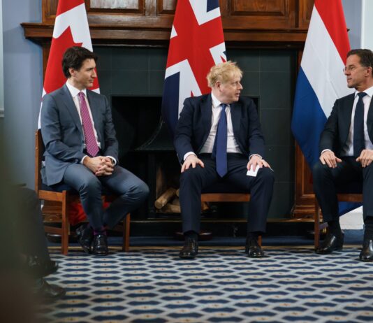 Debatieron líderes de Canadá, Reino Unido y Países Bajos sobre conflicto en Europa del Este