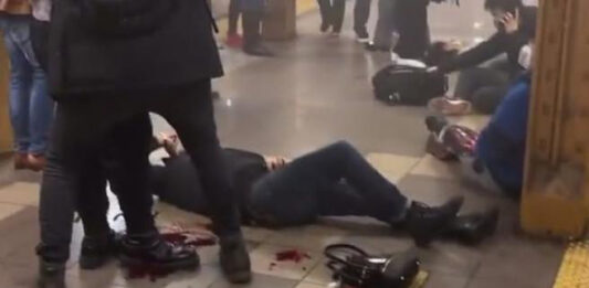 Al menos 13 heridos por tiroteo en metro de Nueva York