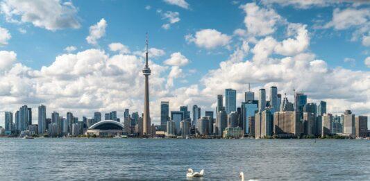 Toronto City Council votes to extend urgent support to Digital Main Street Program through 2023