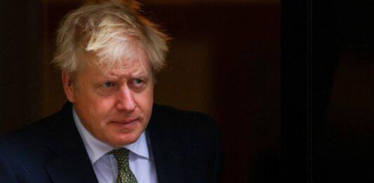 Amplia mayoría de británicos cree que Johnson debe renunciar
