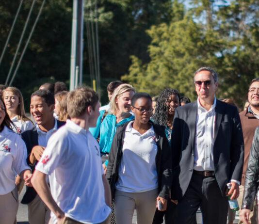 Candidato latino apuesta por hacer historia en la alcaldía de Toronto
