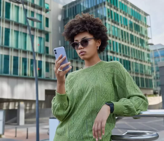 Conoce qué es la rizartrosis y cómo se relaciona con tu celular