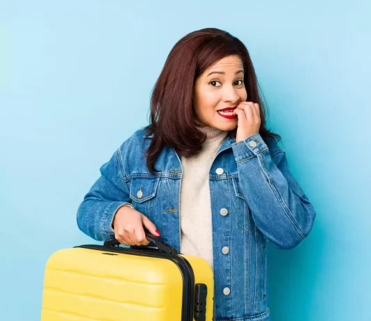 Si usted viaja con una eTA, prepárese para las preguntas desde el abordaje en su país