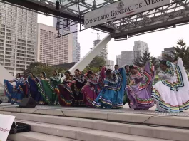 Mexicanos en Toronto se unieron al tradicional Grito de Independencia