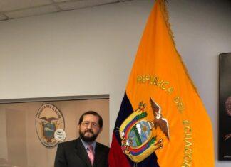 Ecuatoriano ¡Inscríbete para la votación telemática 2023!