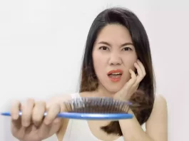 ¿Por qué perdemos más cabello durante el otoño? La ciencia responde