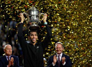 El canadiense FELIX AUGER ALIASSIME, es el tenista del momento: gana en Basilea su tercer título en 14 días y está dentro del Masters