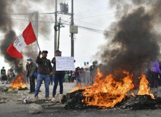 Critican apoyo de Canadá y EEUU a ruptura democrática en Perú