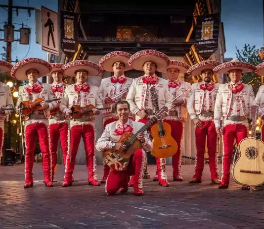 Mariachi multicultural nace en Canadá