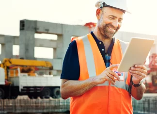 Regularizarán a mil trabajadores indocumentados de la construcción, pero se espera un programa más amplio