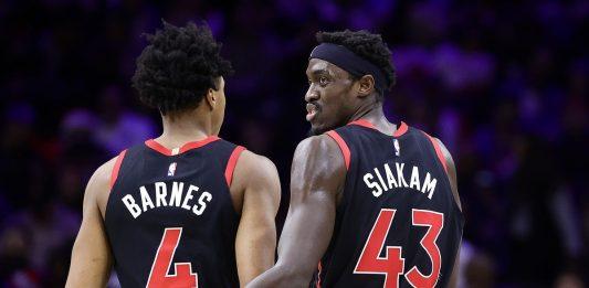 Pelean los Raptors para incluirse en los Playoffs