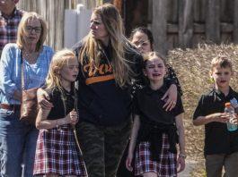 Tragedia por tiroteo en primaria reaviva debate sobre armas en EEUU