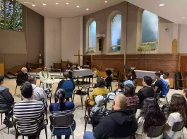Misa sabatina y dominical en la Iglesia San Lorenzo y El Mesías, Toronto