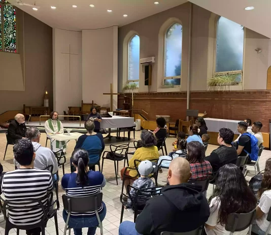 Misa sabatina y dominical en la Iglesia San Lorenzo y El Mesías, Toronto