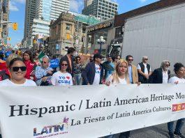 Los latinos se tomaron el centro de Toronto para celebrar el inicio del Mes de la Herencia Hispana 2023