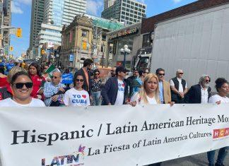 Los latinos se tomaron el centro de Toronto para celebrar el inicio del Mes de la Herencia Hispana 2023
