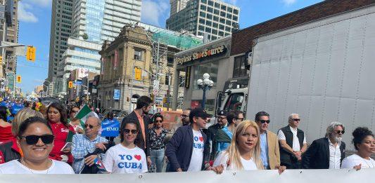 Los latinos se tomaron el centro de Toronto para celebrar el inicio del Mes de la Herencia Hispana 2023