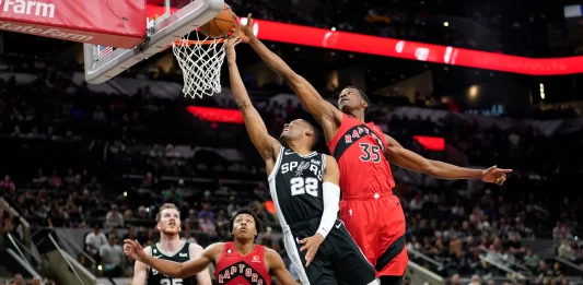 Los Raptors siguen luchando