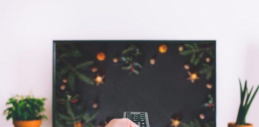 Cine en casa: propuestas para disfrutar en familia durante los festivos