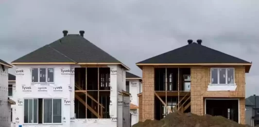 Incremento poblacional, déficit de mano de obra e inflación agudizan crisis habitacional en Canadá