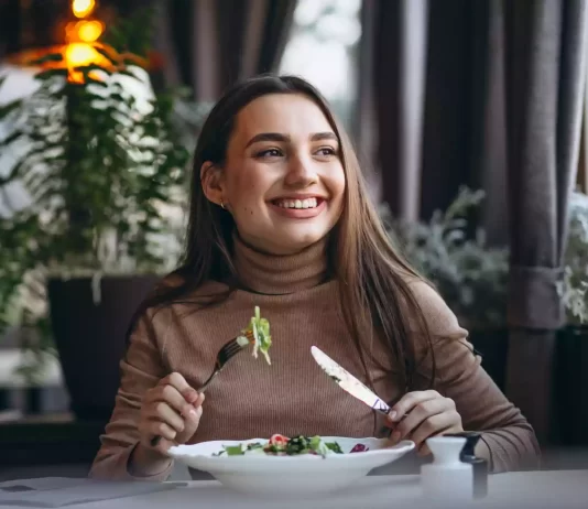 Alimentos para potenciar la salud femenina: una guía completa