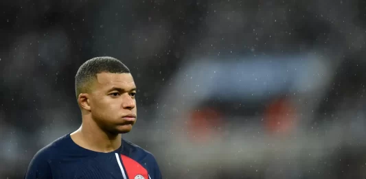 Mbappé anuncia salida del PSG al finalizar campaña