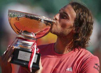 Nueva corona para Tsitsipas