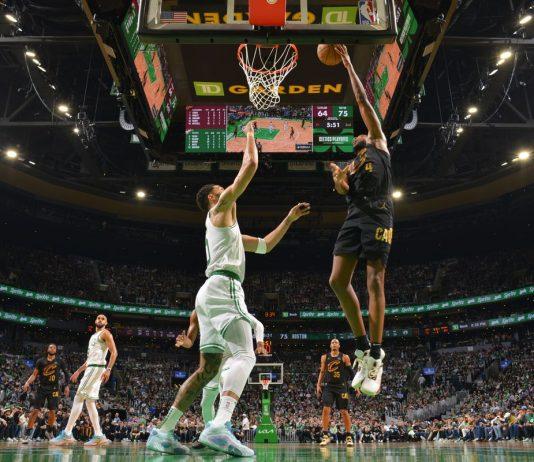 Los Celtics de Boston pegan primero a los Cavaliers de Clevelan