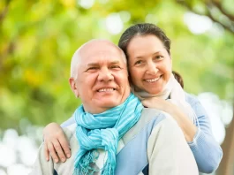 Este mes reinicia el programa de patrocinio para padres y abuelos