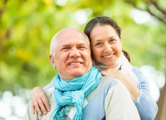 Este mes reinicia el programa de patrocinio para padres y abuelos