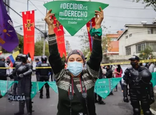 Esfuerzo por despenalizar aborto en Ecuador