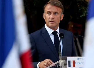 Confirman en Francia apuesta por destitución de Macron