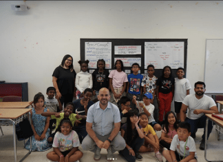 Decisiones políticas retrasan construcción de nuevas sedes de cuidado infantil en Ontario