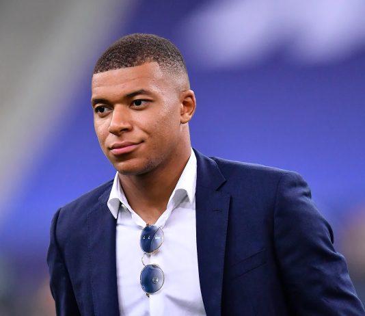 Kylian Mbappé reclama dinero al PSG, aseguran en Francia