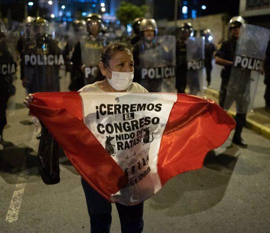 Protestas frente a un Gobierno con alta desaprobación