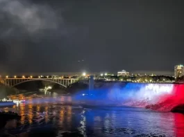 Homenaje en las Cataratas del Niágara