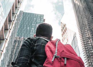 Obtuvo la residencia como refugiado y regresó a su país. Está por ser deportado