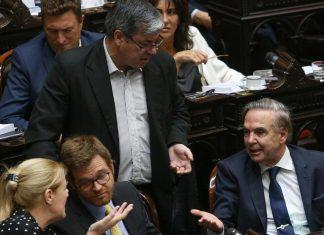 Diputados argentinos abren nuevo frente contra Milei
