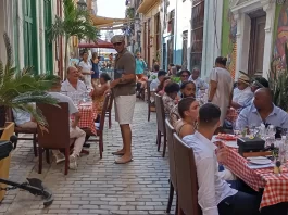 Celebran en Cuba fusión de ron y tabaco