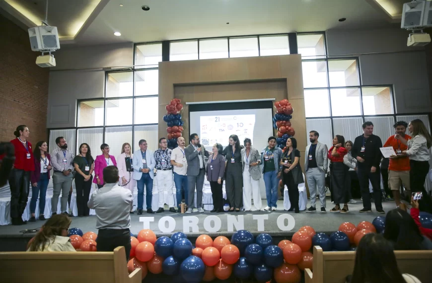 Unidos hacemos historia: Conexiones Latinas 2 y el apoyo de Correo Canadiense