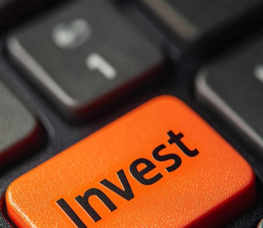 Llegaste a un Nuevo País. Ahora Construye tu Futuro: Por Qué Invertir es la Decisión Más Inteligente