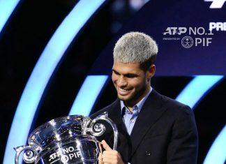 TENIS. Alcaraz recibe el trofeo de número uno del mundo tras una temporada “magnífica”