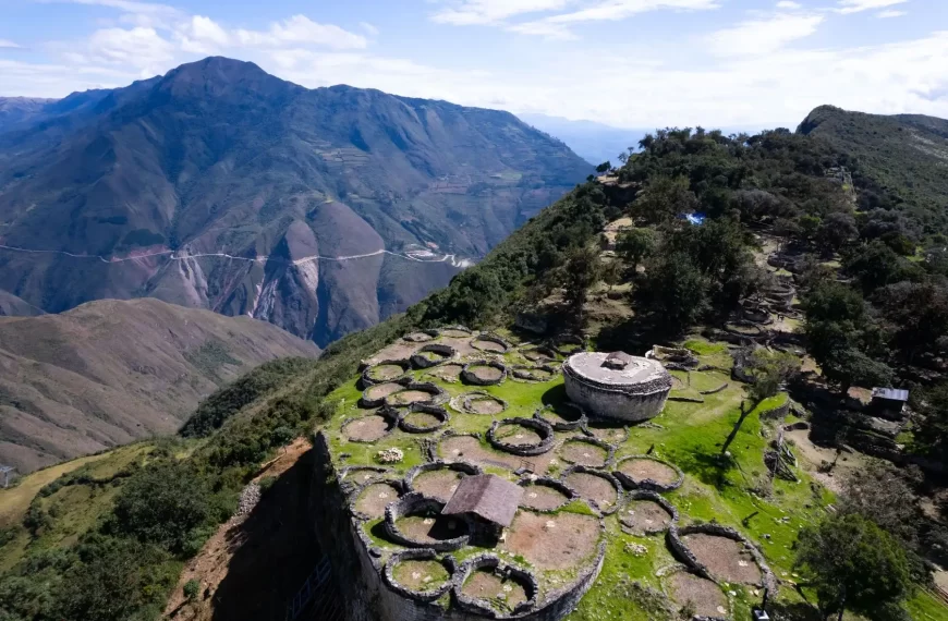 Destinos turísticos culturales: La ciudadela Kuélap en el valle del Utcubamba, en Perú