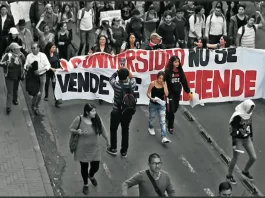 Críticas estudiantiles en Ecuador por recortes a universidades