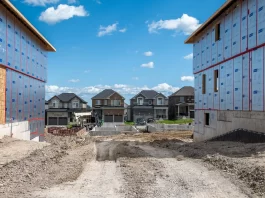 La crisis de vivienda y el alto costo de vida en Canadá: un desafío nacional que golpea con fuerza a la comunidad hispana