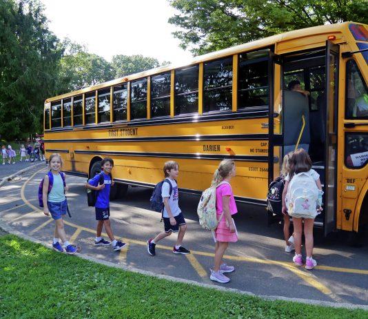 Un debate fiscal y democrático en Ontario: la propuesta de retirar el impuesto educativo de las facturas municipales