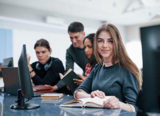 Canadá busca atraer más estudiantes de posgrado del extranjero