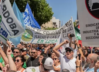 Huelga general paraliza Argentina por reforma laboral